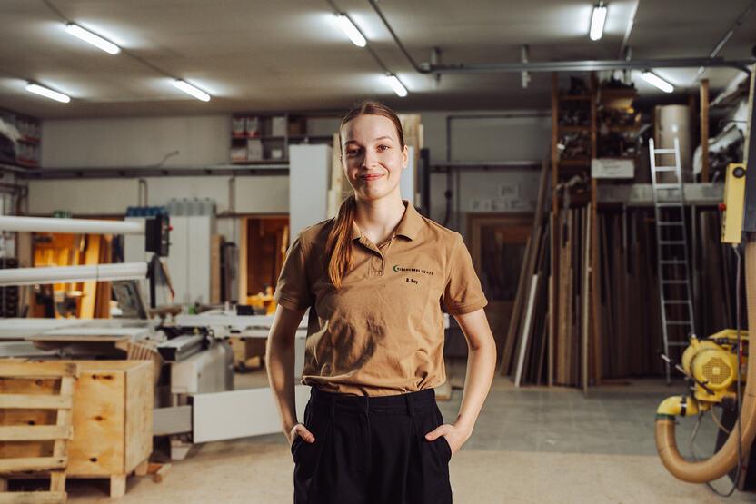 Portraitbild Portraitbild von Mitarbeiterin der Tischlerei Lohse