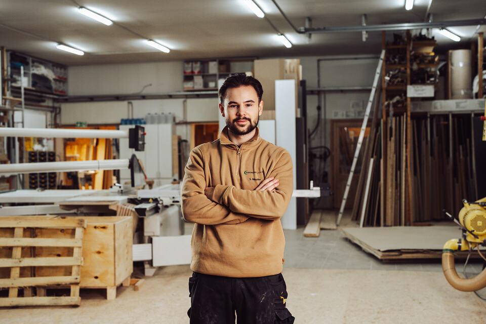 Portraitbild Portraitbild von Mitarbeiter der Tischlerei Lohse