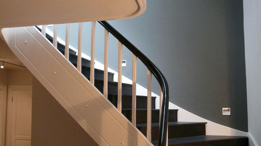 Geschwungene Treppe Impression einer geschwungenen Treppe aus Holz