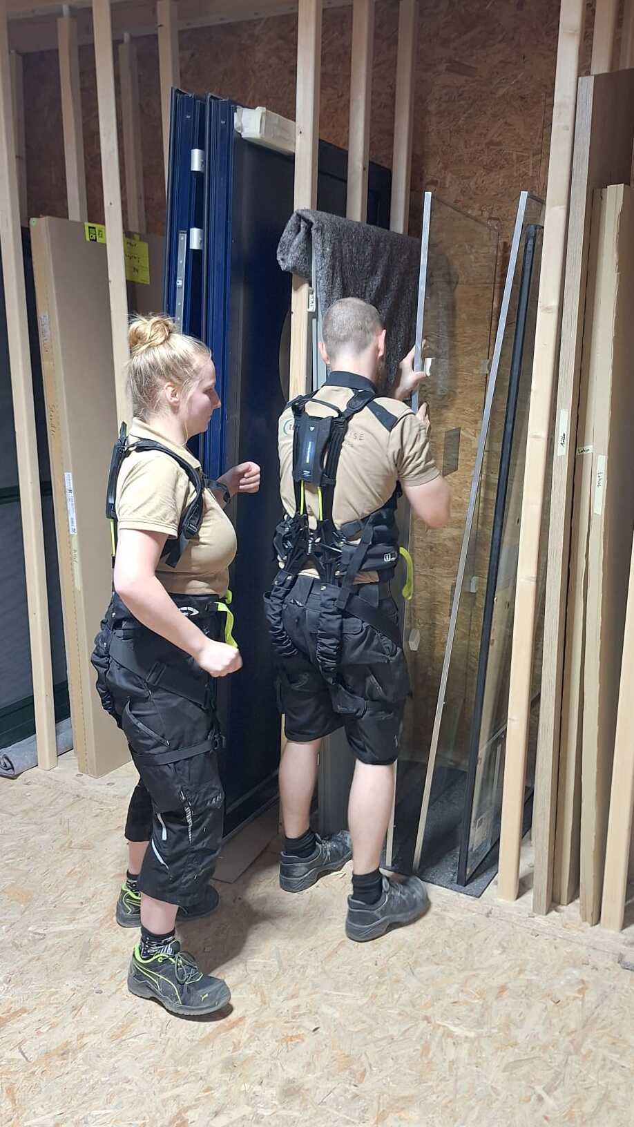 Exoskelette 1 Mitarbeitende mit Exoskeletten